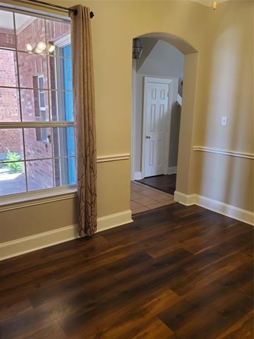 Building Photo - 532 Silver Maple Dr