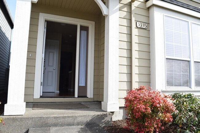 Building Photo - 3335 SE Midvale Dr