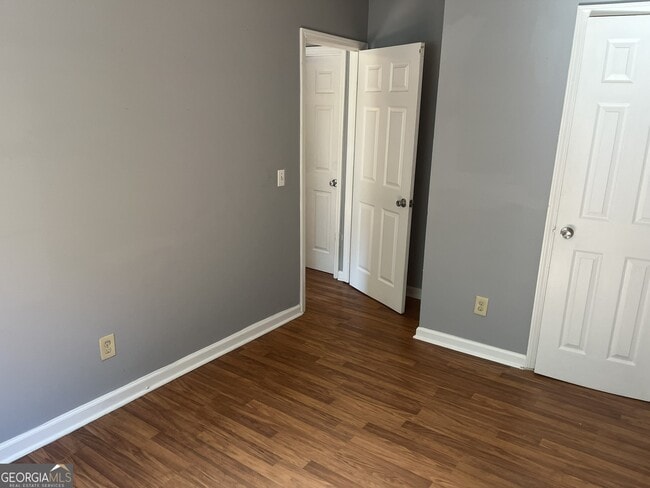 Building Photo - 2561 Lewfield Cir SE