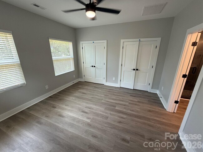 Building Photo - 525 Dellwood Dr