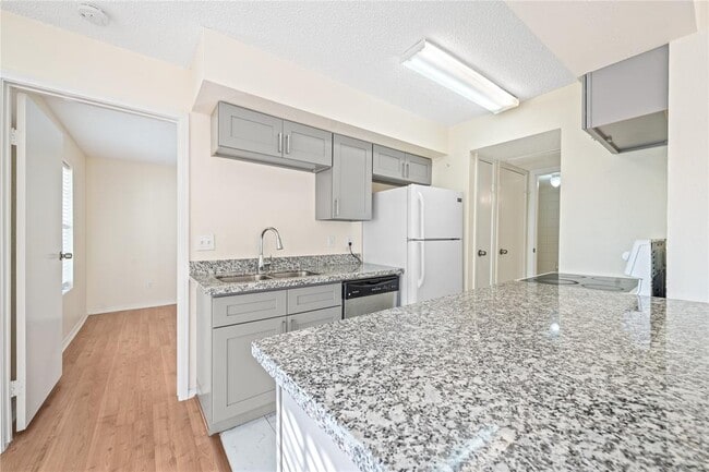 Building Photo - 2750 Holly Hall St