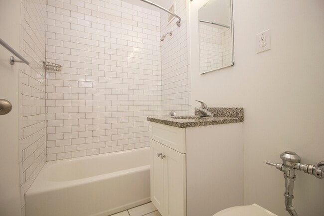 Building Photo - 2750 Homecrest Ave