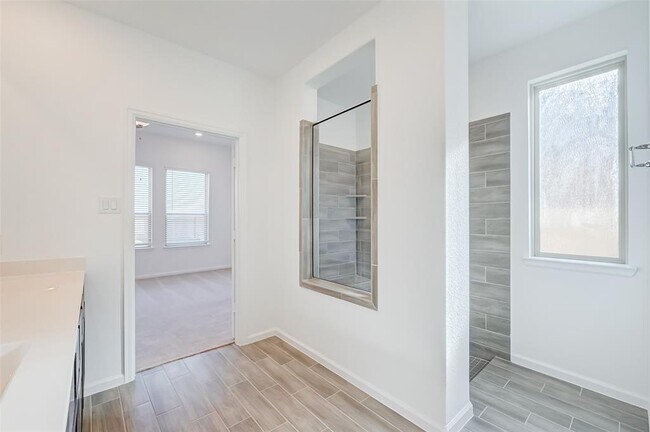 Building Photo - 2223 Rustboro Dr
