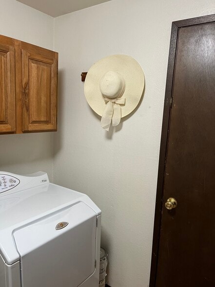 Separate laundry room/mud room entrance - 21020 SE 358th St