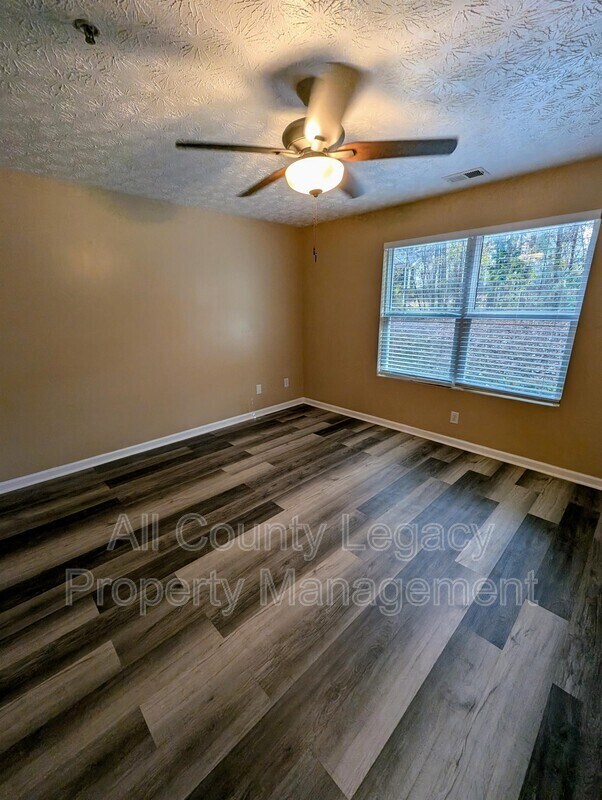 Building Photo - 5104 Fairington Village Dr