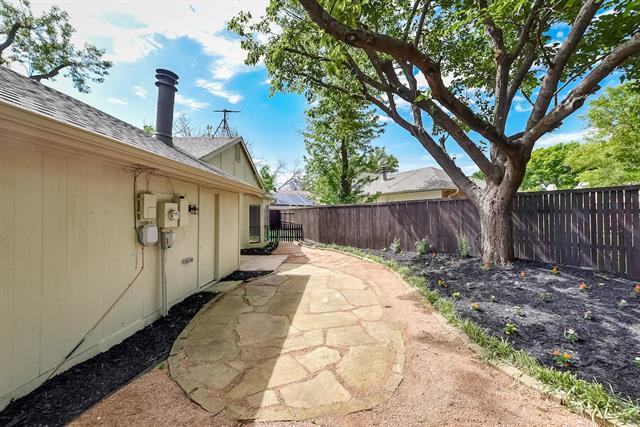 Building Photo - 1406 Collin Dr