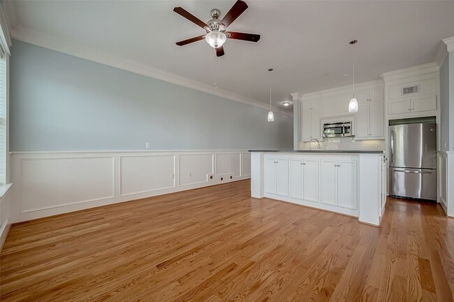 Building Photo - 2802 Morrison St