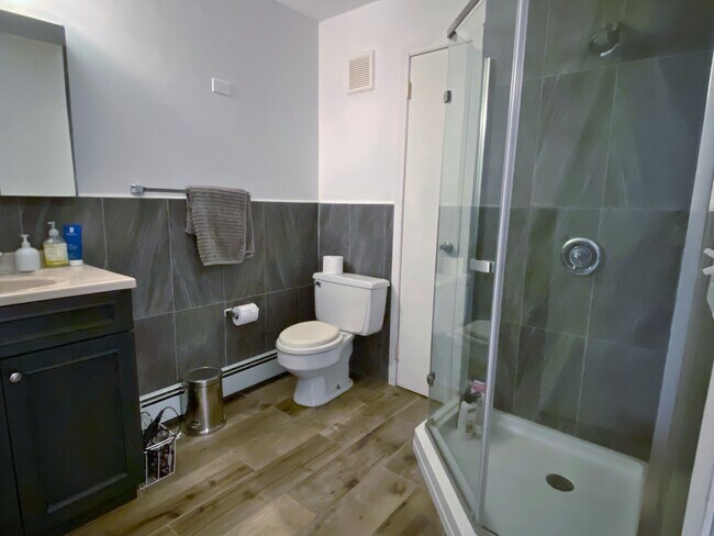 Building Photo - 16 Prospect Ave