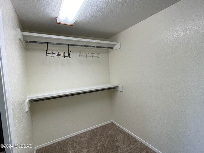 Building Photo - 5830 E Cll Del Ciervo