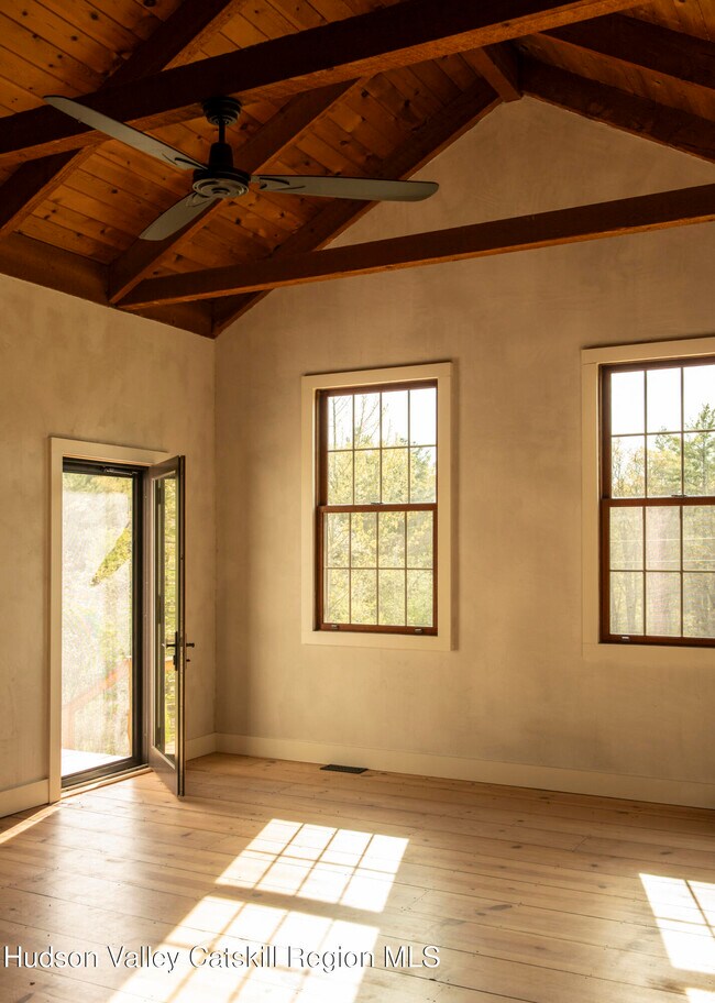 Building Photo - 61 Schoolhouse Rd