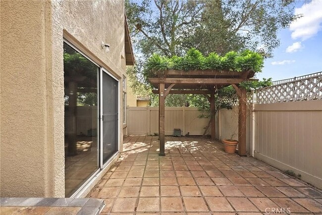 Building Photo - Beautiful Windrose Point 3 bed 2 1/2 bath ...