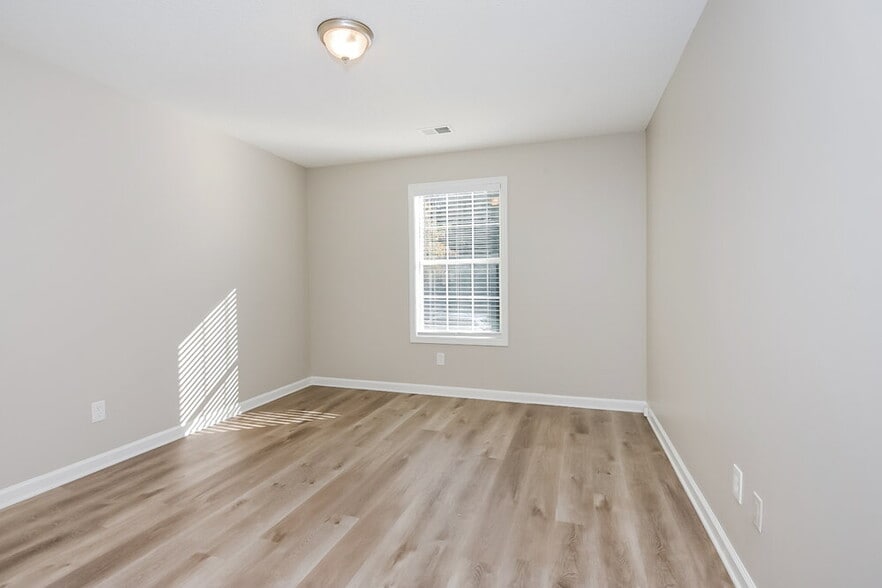 Building Photo - 3035 Wellcrest Dr NW