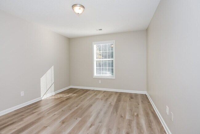 Building Photo - 3035 Wellcrest Dr NW