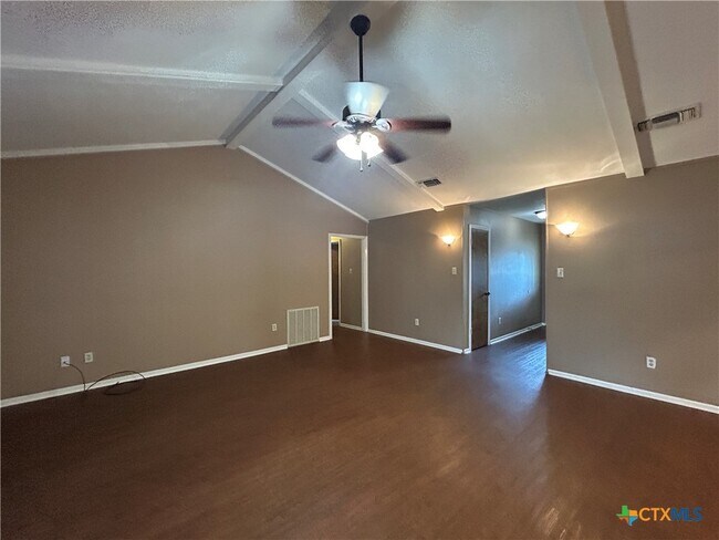 Building Photo - 826 Timber Dr