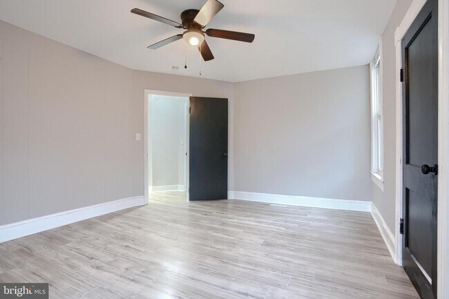 Building Photo - 3807 Fleetwood Ave