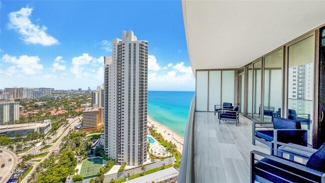 Building Photo - 18975 Collins Ave