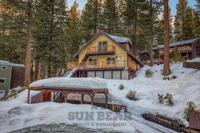 Building Photo - Bright Home in Incline!