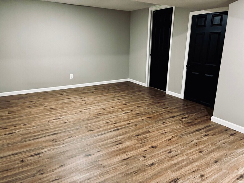 Building Photo - 6724 N Garfield Ave