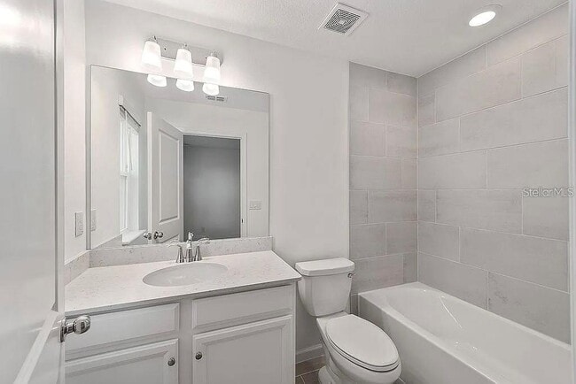 Building Photo - 3409 SW 34th Ave Cir