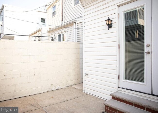 Building Photo - 345 Fitzgerald St
