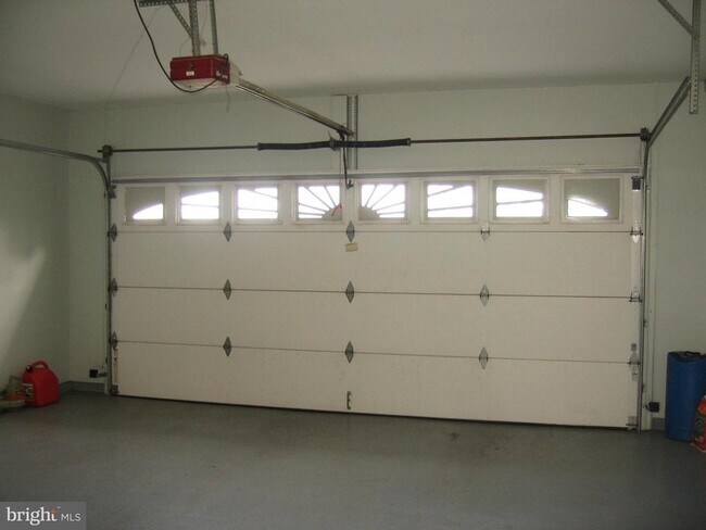 Building Photo - 2109 S Childs Rd
