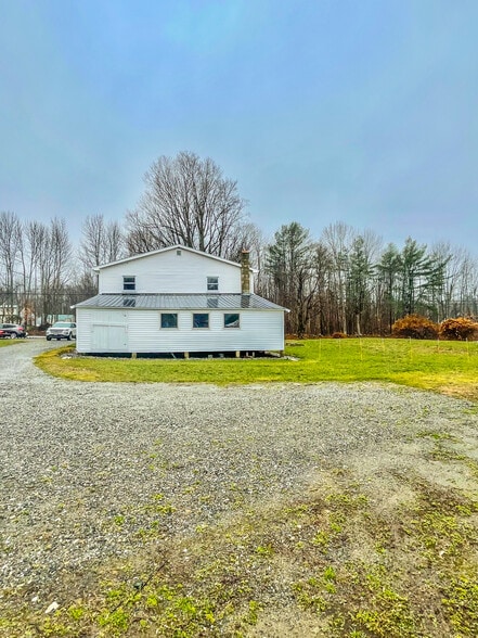 Building Photo - 1699 Main St