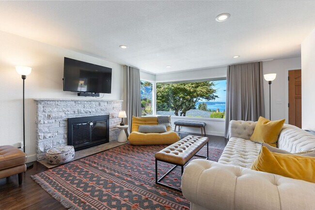 Building Photo - 9024 40th Ave SW