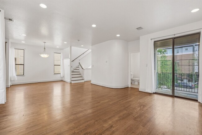 Building Photo - 2816 Rusk St