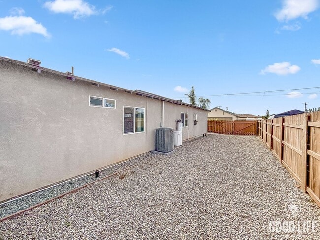 Building Photo - Charming 3BD/2BA House in Imperial Beach W/ A/C, W/D, 2-Car Garage, & Grass Backyard!