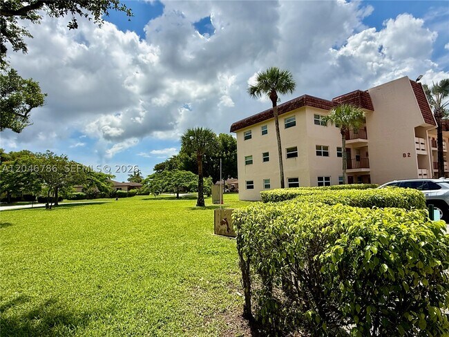Building Photo - 14790 Bonaire Blvd