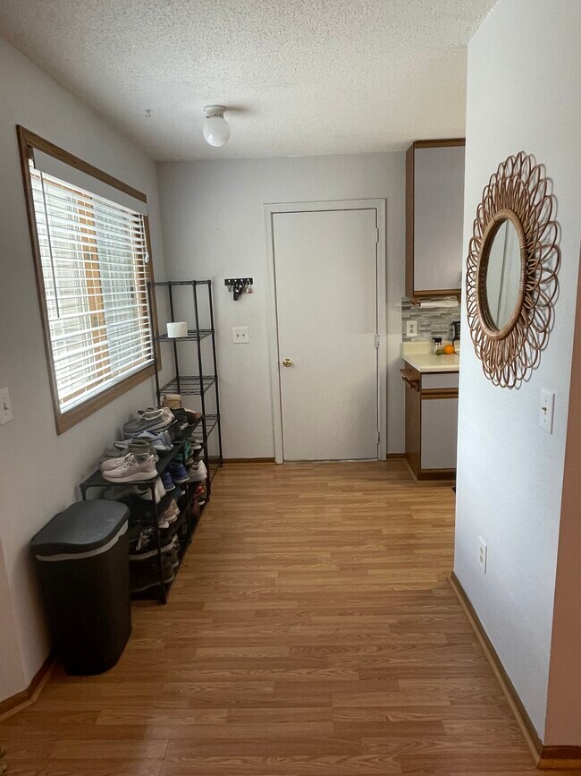 Building Photo - 185 Heather Ln