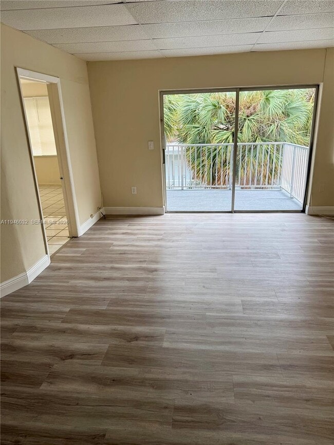 Building Photo - 9390 E Bay Harbor Dr