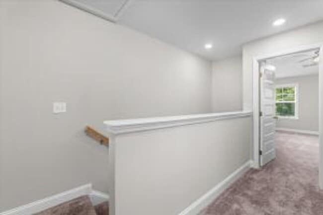 Building Photo - 1005 Linsmore Ave