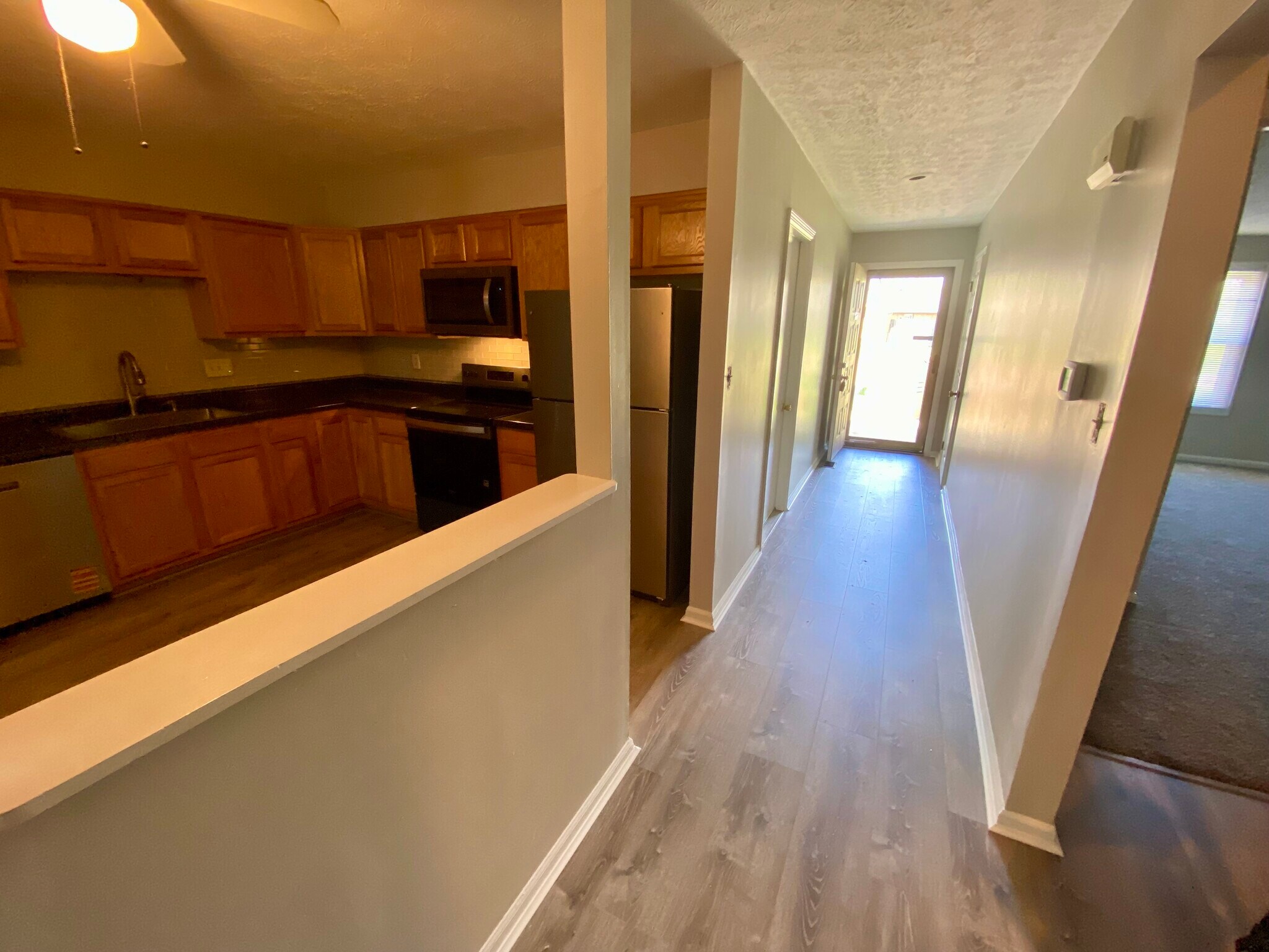 Building Photo - 806 Trustway Ct