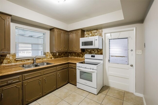 Building Photo - 1710 NW 109th St