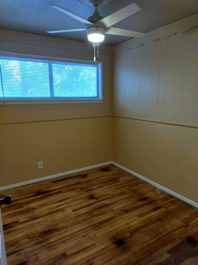 Building Photo - Nestled in the Heart of Rose Park! Charming 3-Bedroom, 2-Bath Home!
