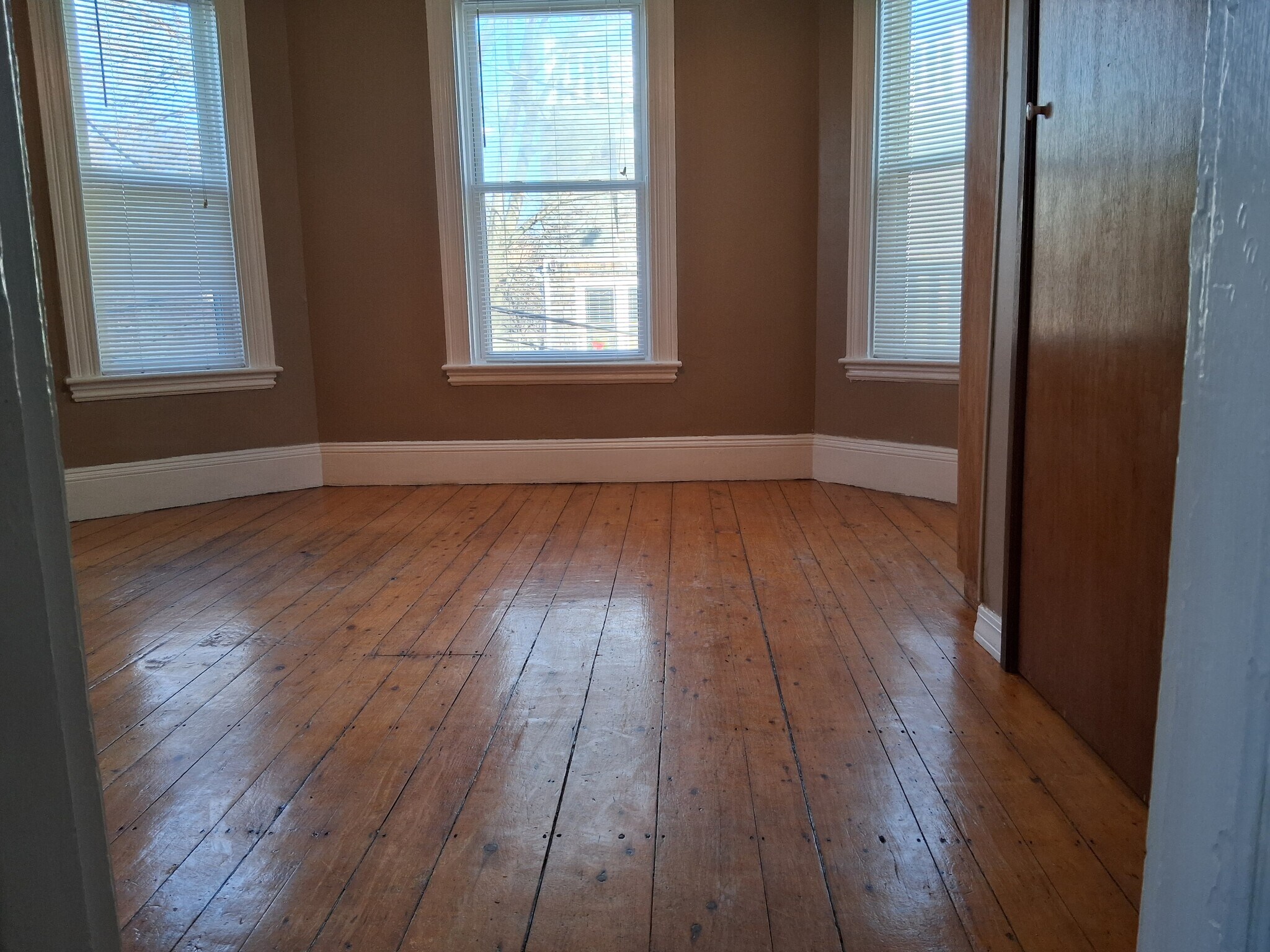 Building Photo - 32 Ellington Rd