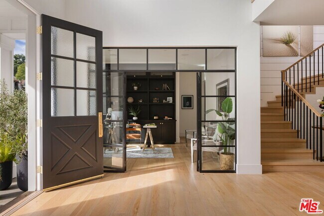 Building Photo - 16101 Royal Mt Dr