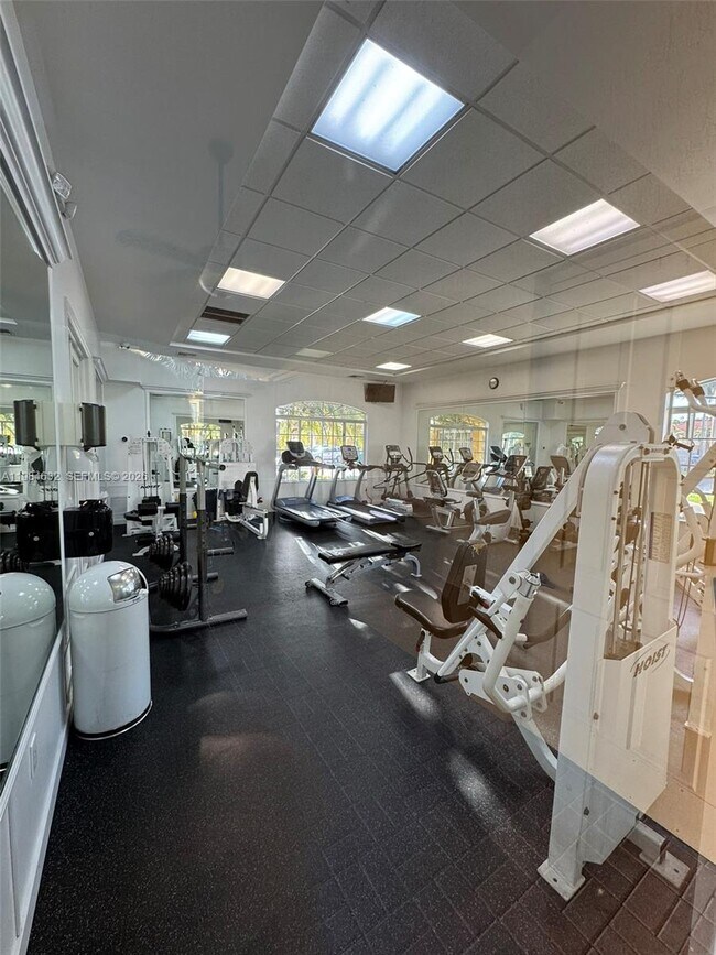 Building Photo - 7280 NW 114th Ave