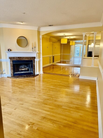 Building Photo - 247 Cobblestone Trl