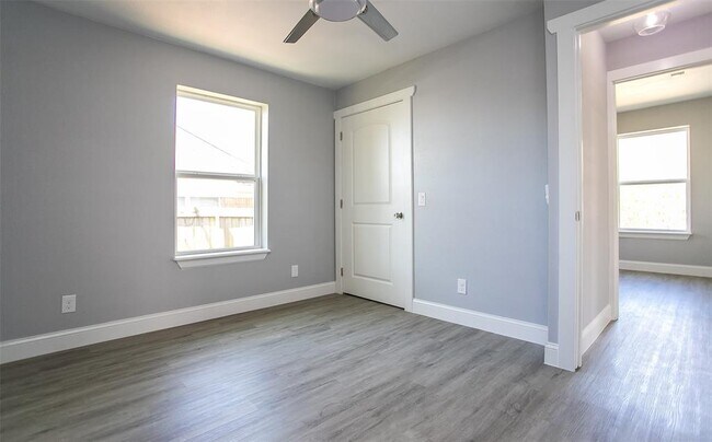 Building Photo - 1803 W Hull St