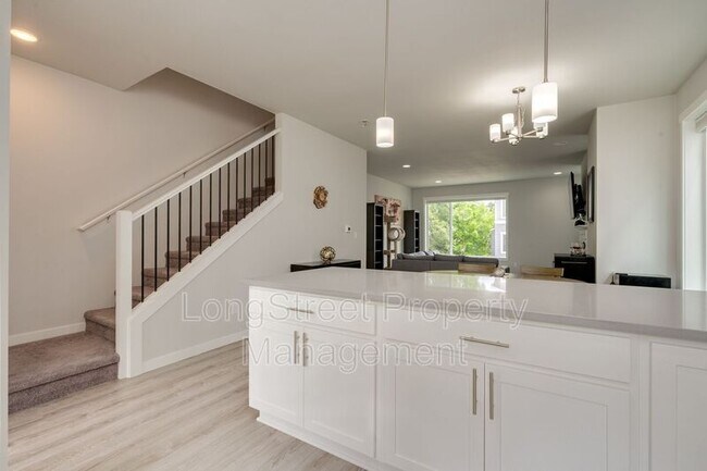 Building Photo - 17854 SW Rudolph Ln