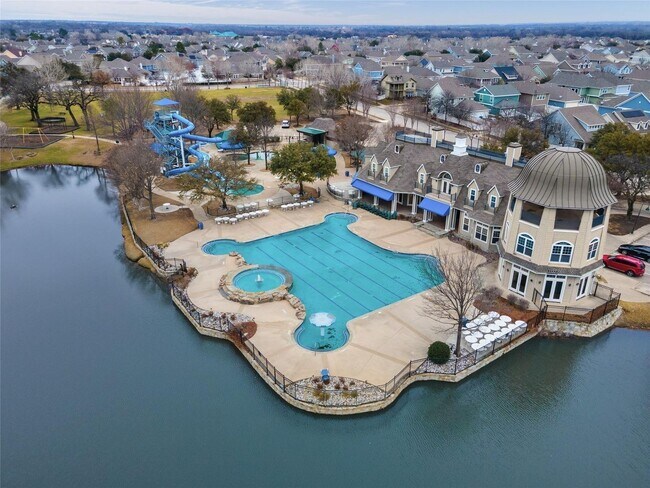 Building Photo - 9405 Waterman Dr