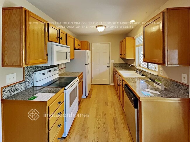 Building Photo - 8913 W 92nd Ave