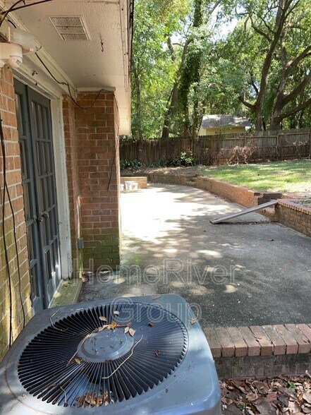 Building Photo - 473 Shiloh Dr