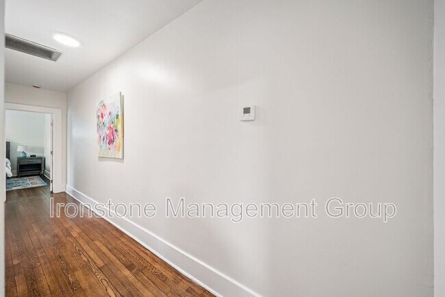 Building Photo - 1435 S Peoria Ave