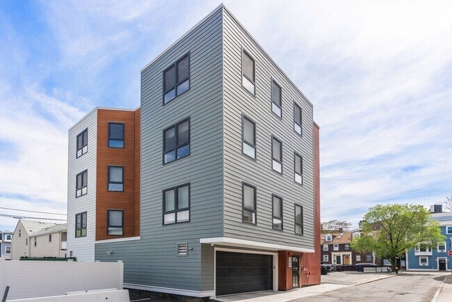 Building Photo - 388 Athens St