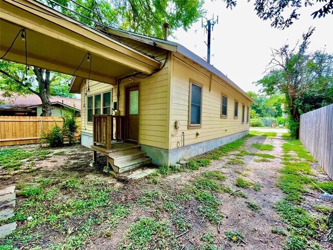 Building Photo - 506 E 38th St