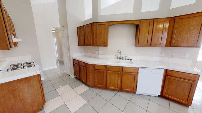 Building Photo - Single-story 3/2 Home Located in Highland,...