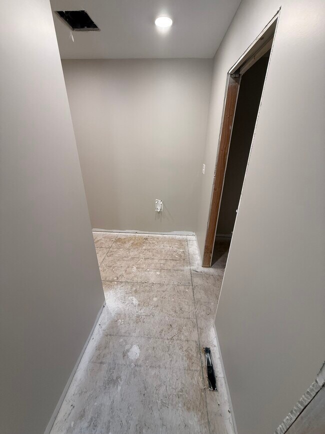 Building Photo - 4866 Idlewild St